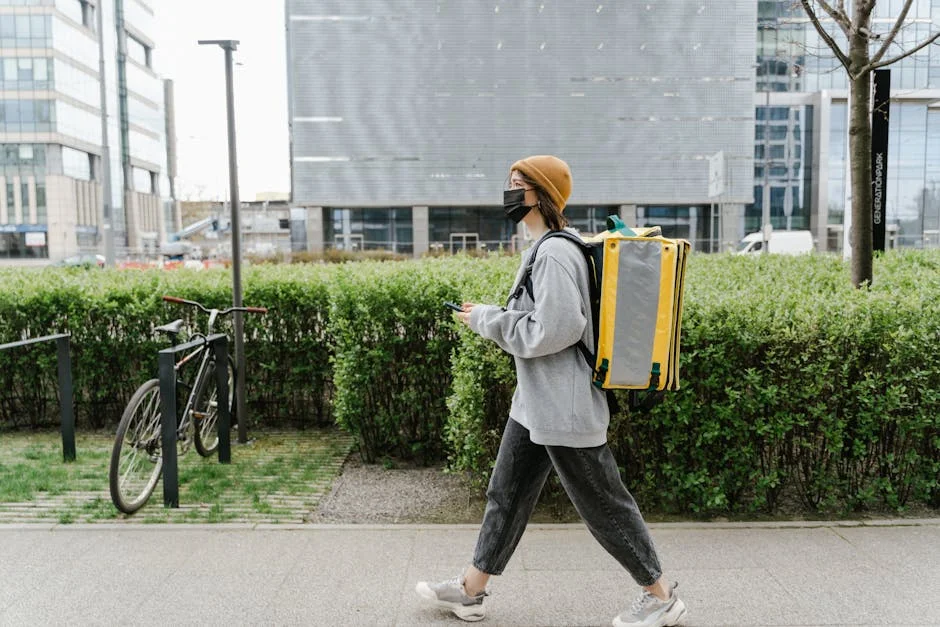 Uber Eats E-Bike Delivery Essentials: Gear & Payment